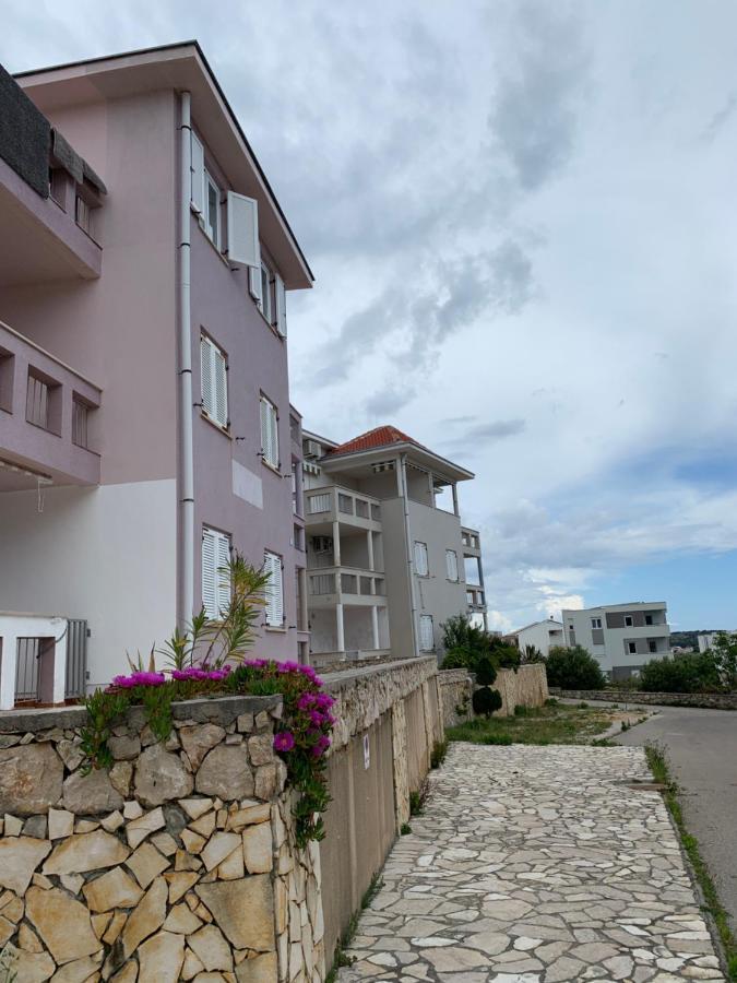 Apartments Mat Novalja Exterior photo